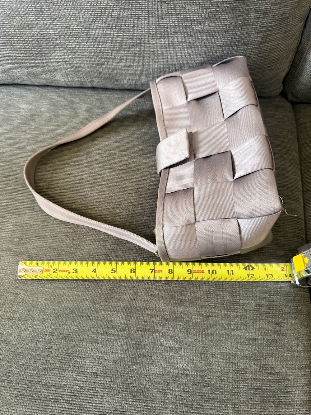 Original Harvey’s seatbelt bag. Grey/silver. Good condition. - Picture 2 of 12